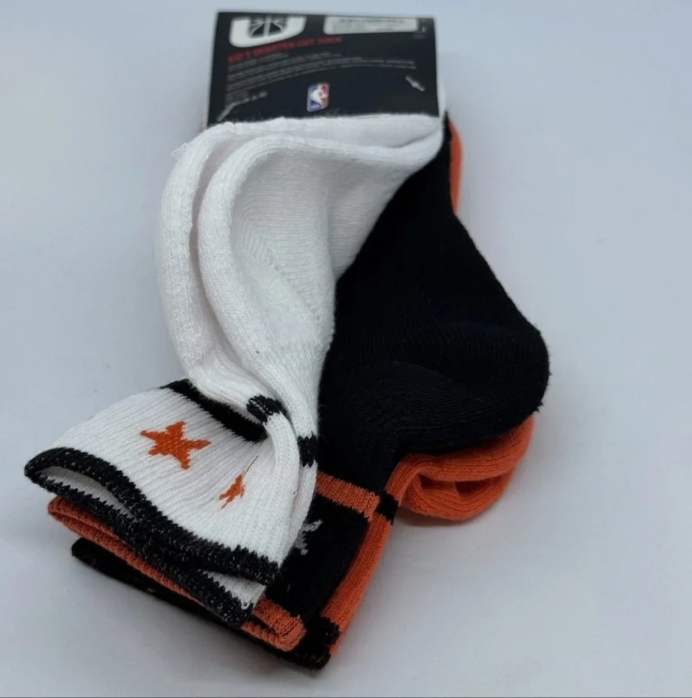 NWT Boy's New York Knicks Ultra Game 3 Pairs Quarter Cut Socks